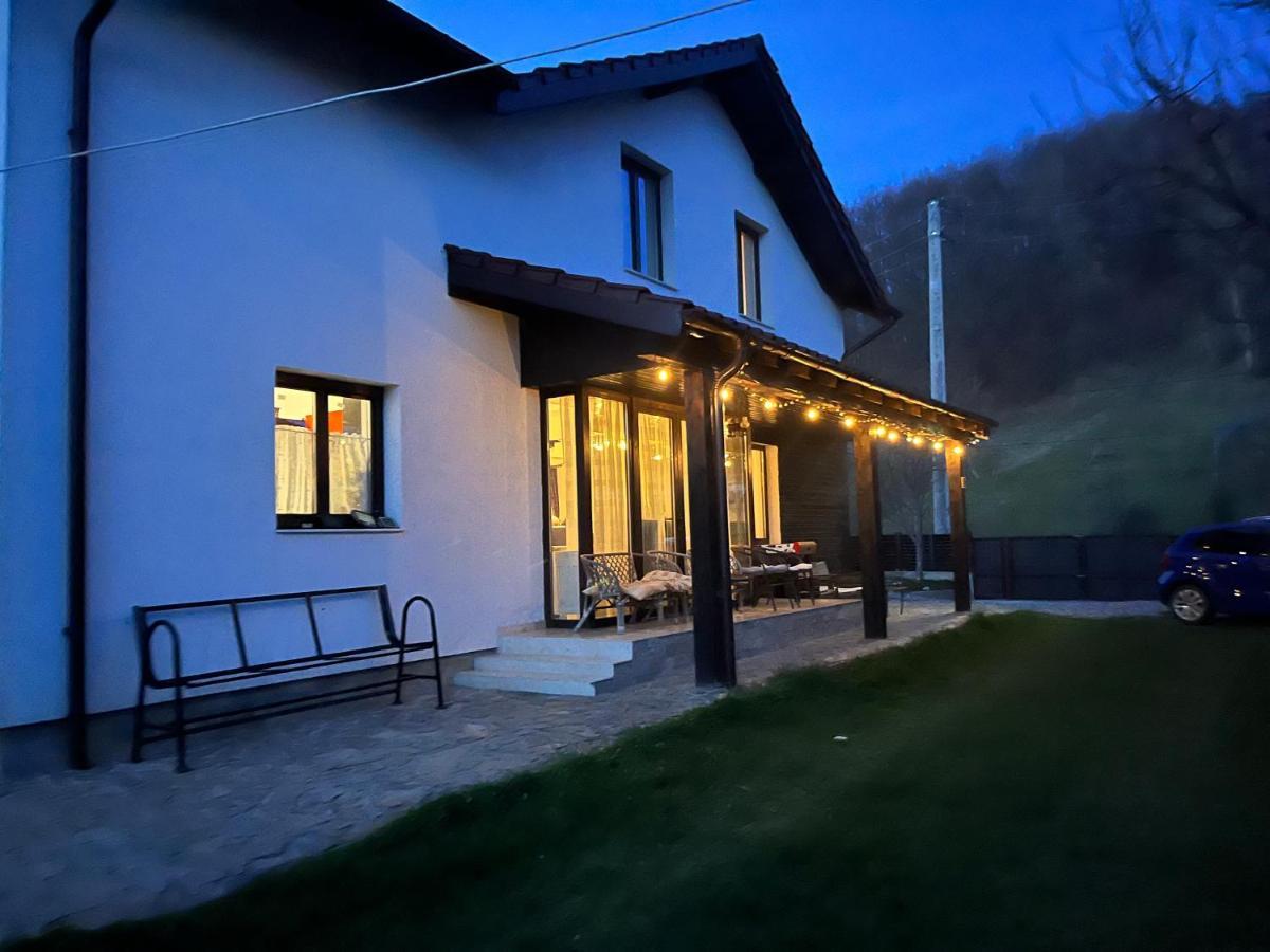 Pensiunea Eden Farm stay *