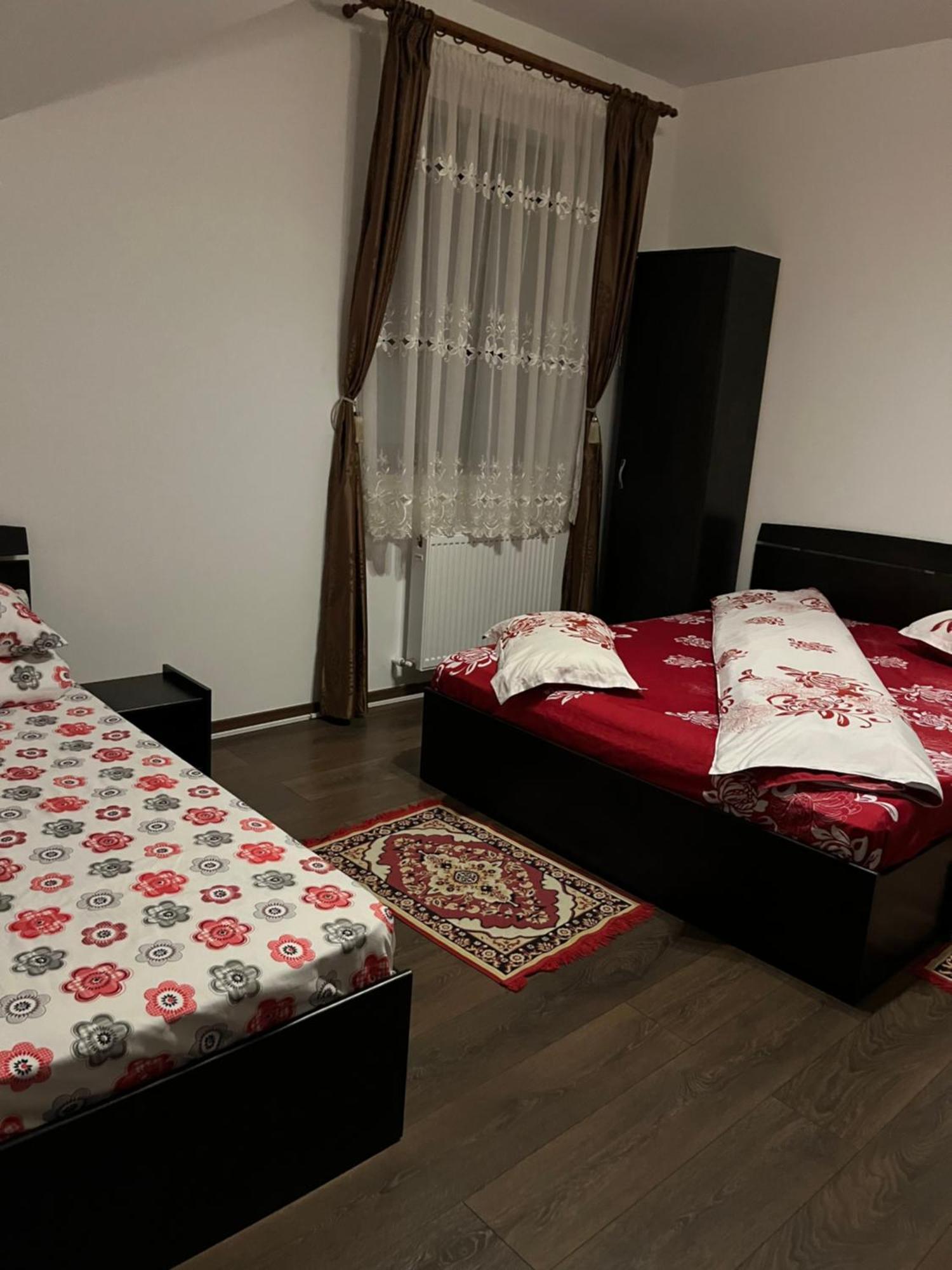 Farm stay Pensiunea Eden *