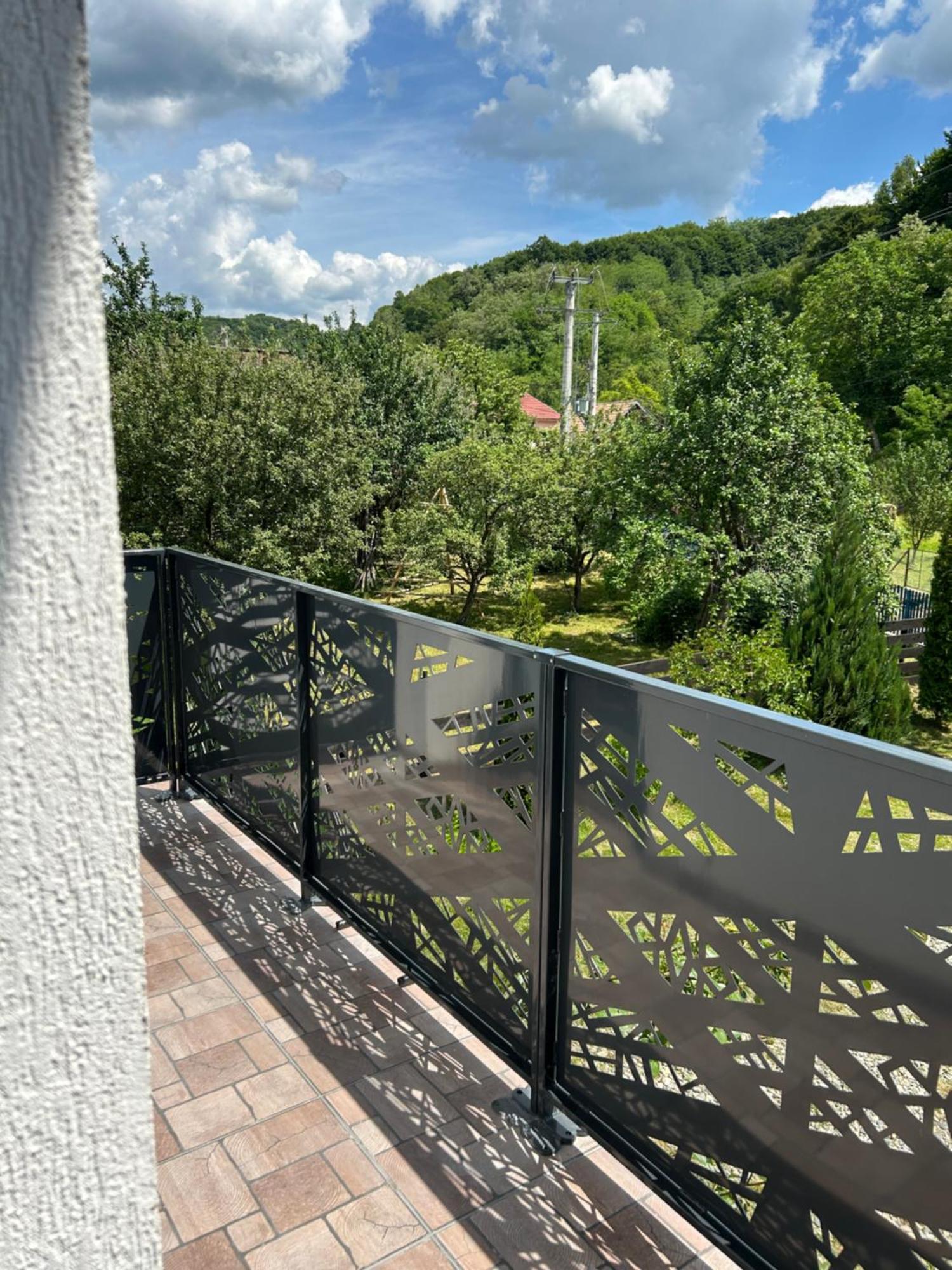 Farm stay Pensiunea Eden Barasti