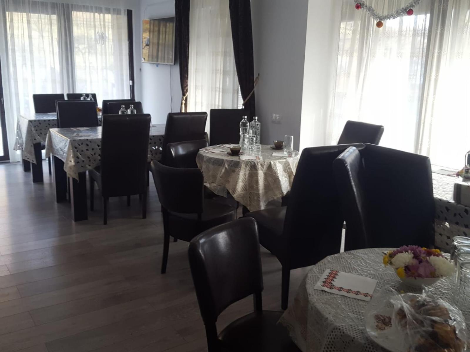 Farm stay Pensiunea Eden
